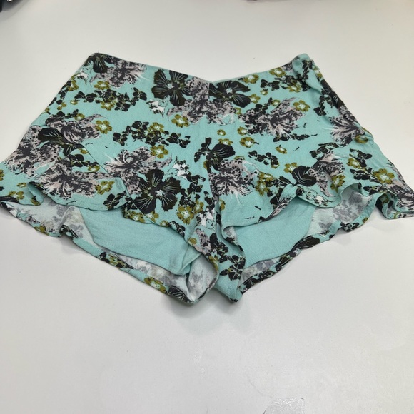 Free People Fiona Printed Flutter Shorts in Mint Combo High Rise Size 4 - Picture 8 of 16